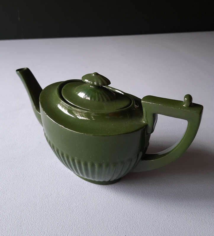 Art Deco Forest Green Tea Pot