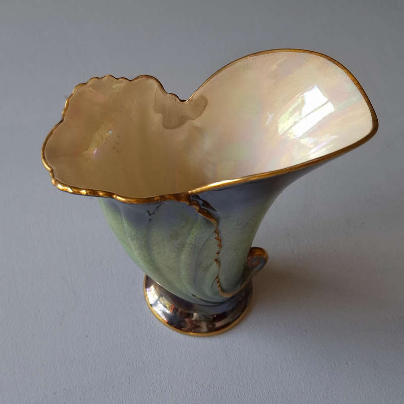 Carlton Ware Vert Royale Cornucopia Vase