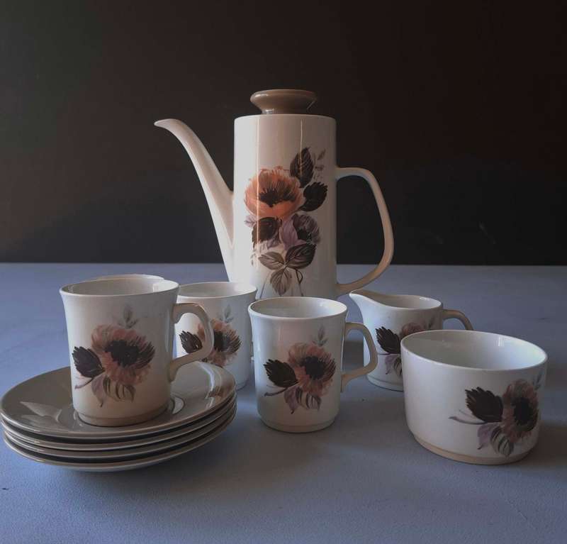J&G Meakin Studio Coffee Set