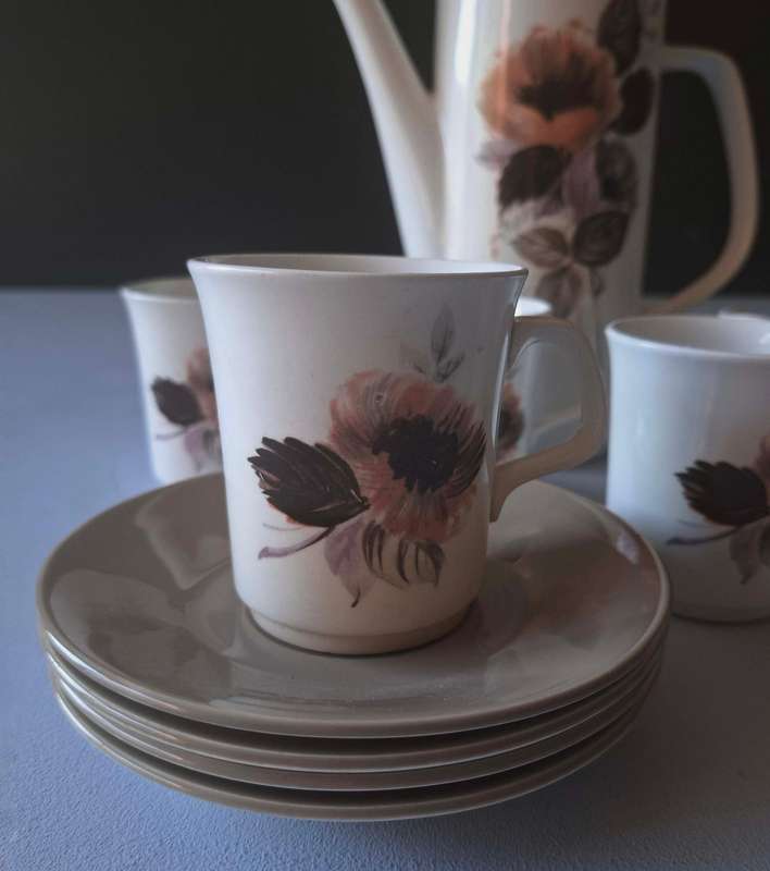 J&G Meakin Studio Coffee Set