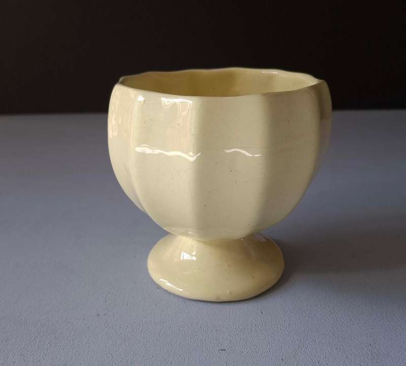 Vintage Creamy Yellow Bowl- shaped Pedestal Vase