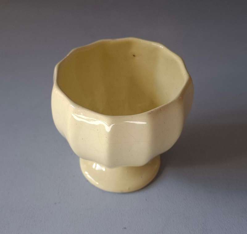 Vintage Creamy Yellow Bowl- shaped Pedestal Vase