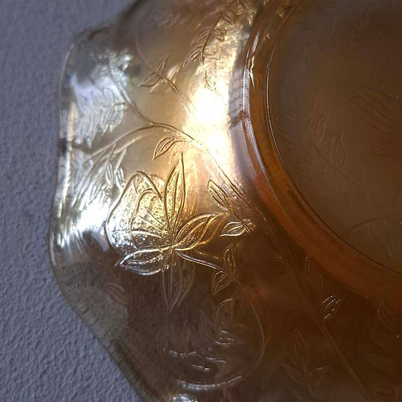 Vintage Jeannette Glass Floragold Iridescent Louisa Bowls