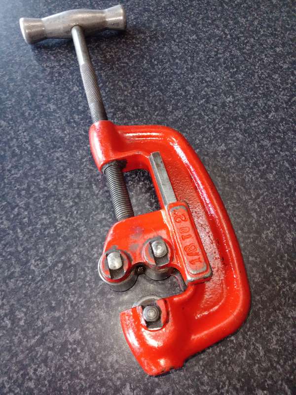 Pipe Cutter 1/8 - 2 Inches