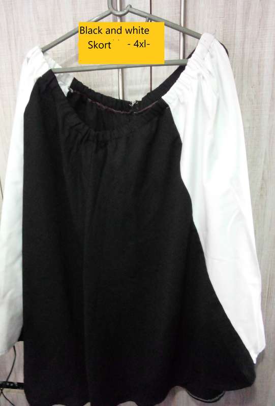 Black and white skort 3xl