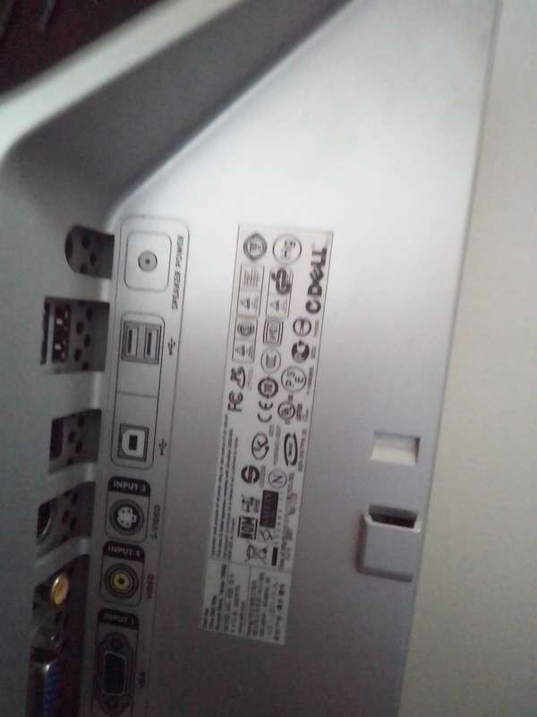 Dell 2007FPB 20" LCD Monitor 1600x1200 DVI VGA S-Video Composite W/STAND & CABLE