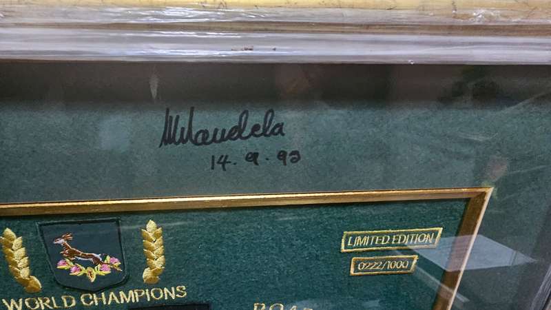Rugby World Cup 1995 Final Badge Set signed Mandela and Pienaar
