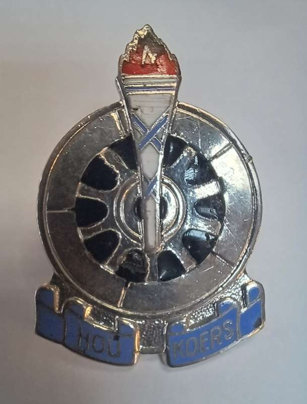 VOORTREKKER BERET / CAP BADGE (PINS INTACT)