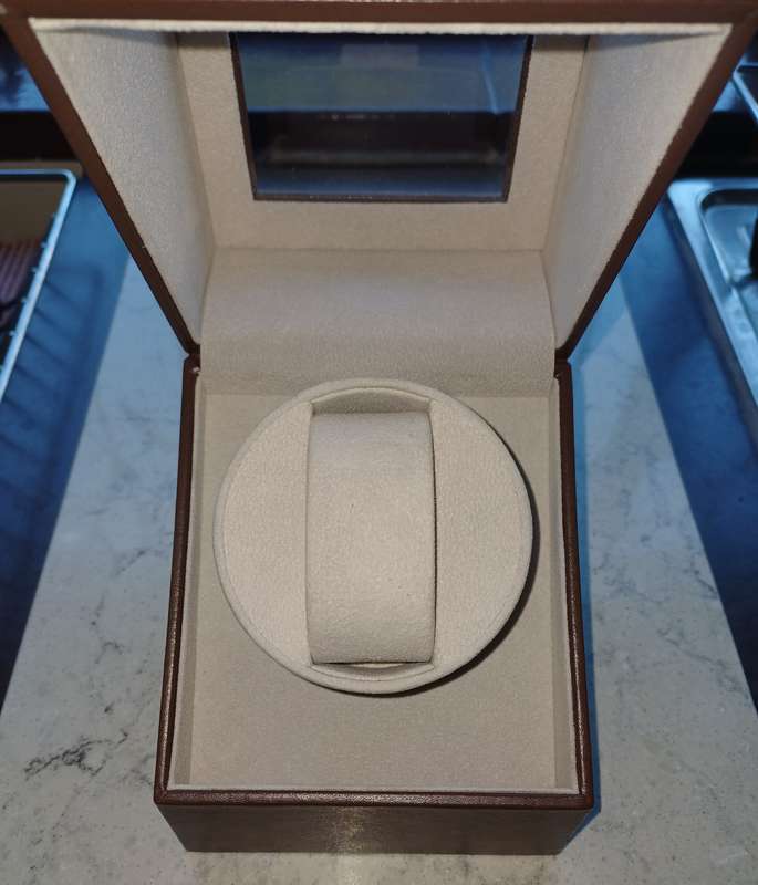 Watch / Jewelry Display & Product Box - Rotating Platform - Professional