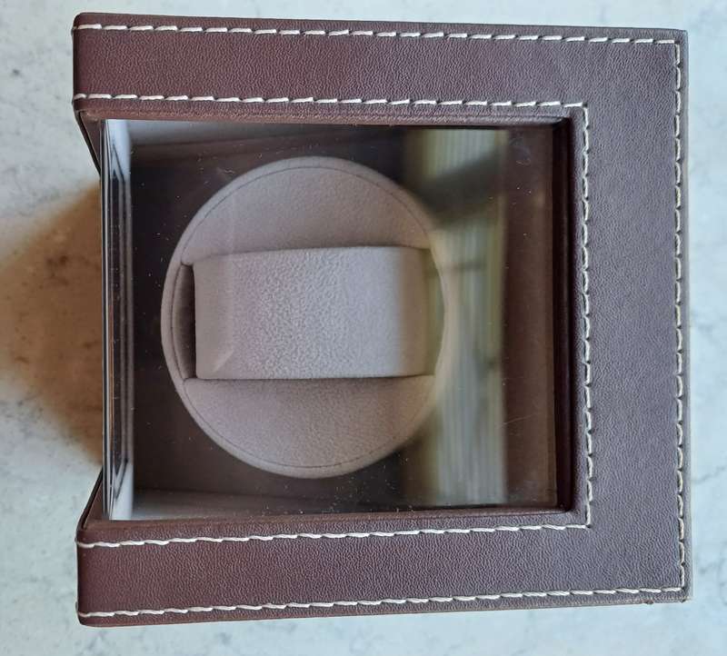 Watch / Jewelry Display & Product Box - Rotating Platform - Professional