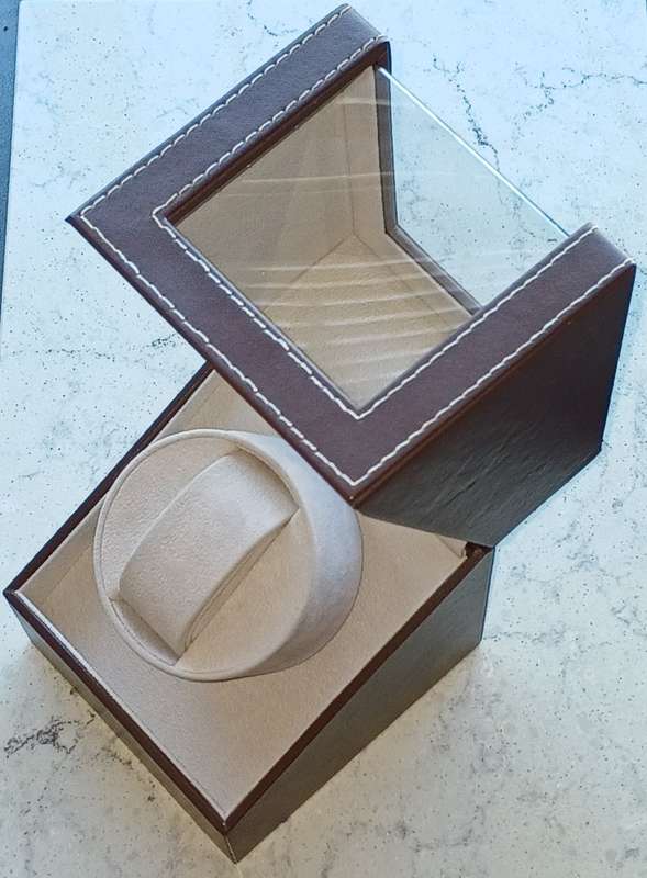 Watch / Jewelry Display & Product Box - Rotating Platform - Professional