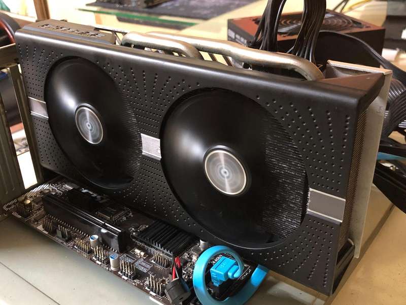  Epic!! RX570 4GB Nitro+ Built to perform. Only R1299.95 (Slightly Negotiable)