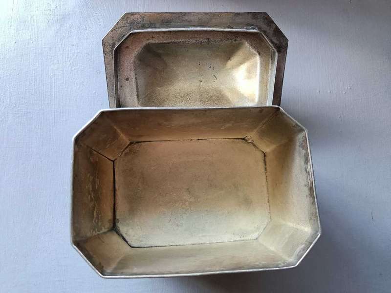 VINTAGE SILVER PLATED ENGLISH BREAKFAST TEA CADDY.
