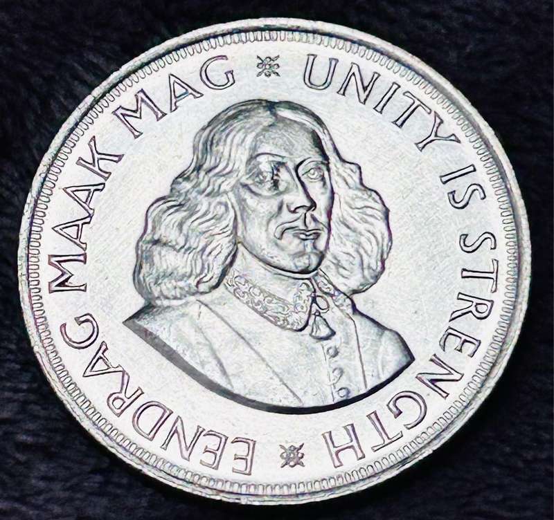 1963 (CROWN) 50 CENT SILVER EXCELLENT COIN