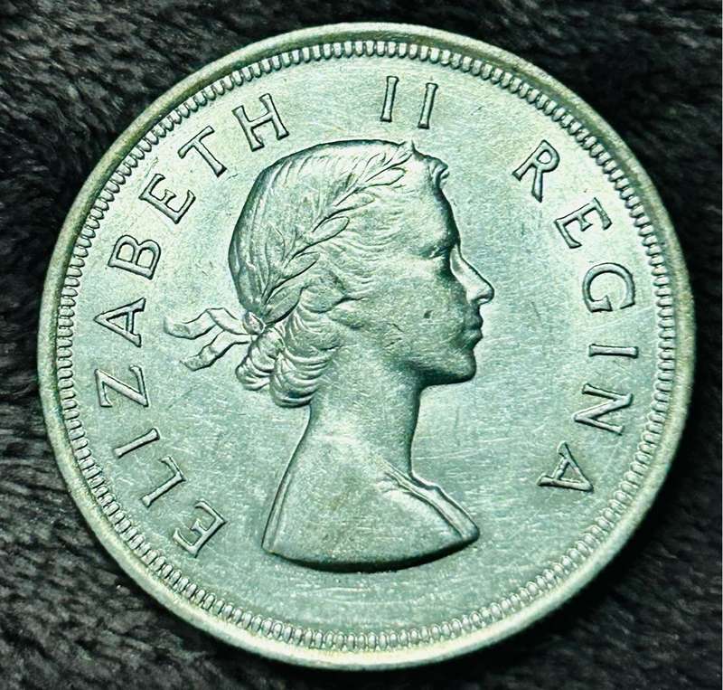 1953 SILVER CROWN SCARES COIN (5SHILLING)
