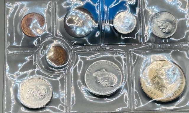 1976 UNCIRCULATED SET - SILVER R1 TO 1/2 CENT - SEALED FROM SA MINTS LOW MINTAGE 20 000