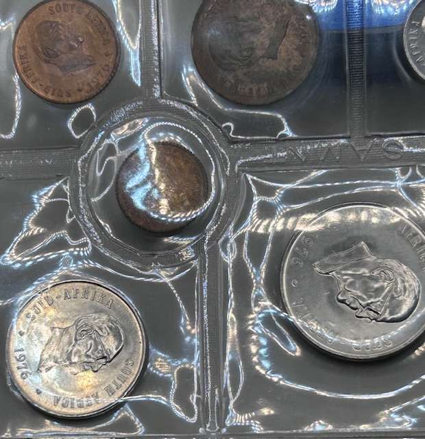 1976 UNCIRCULATED SET - SILVER R1 TO 1/2 CENT - SEALED FROM SA MINTS LOW MINTAGE 20 000