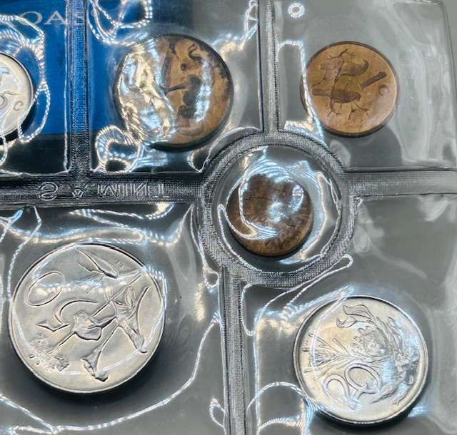 1976 UNCIRCULATED SET - SILVER R1 TO 1/2 CENT - SEALED FROM SA MINTS LOW MINTAGE 20 000