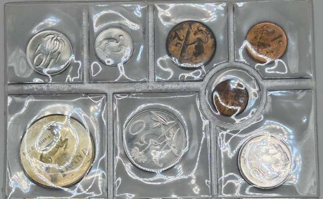 1976 UNCIRCULATED SET - SILVER R1 TO 1/2 CENT - SEALED FROM SA MINTS LOW MINTAGE 20 000