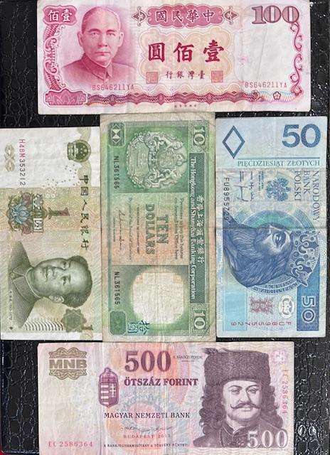 FIVE DIFFERENT COLLECTABLE WORLD BANKNOTES