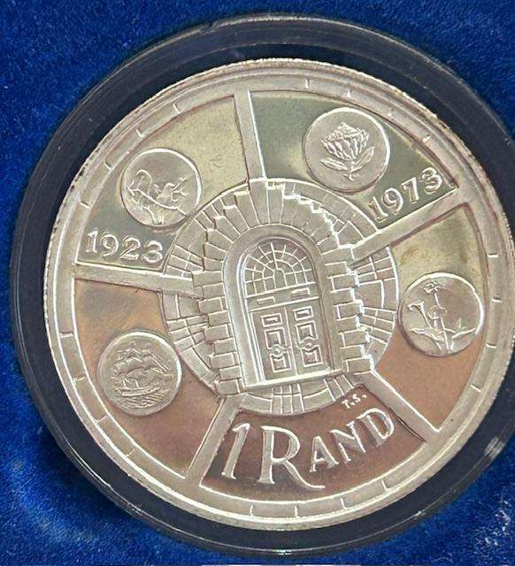 1974 PROOF BRILLIANT ONE RAND EXCEPTIONAL IN SA MINT BOX MINTAGE 15000
