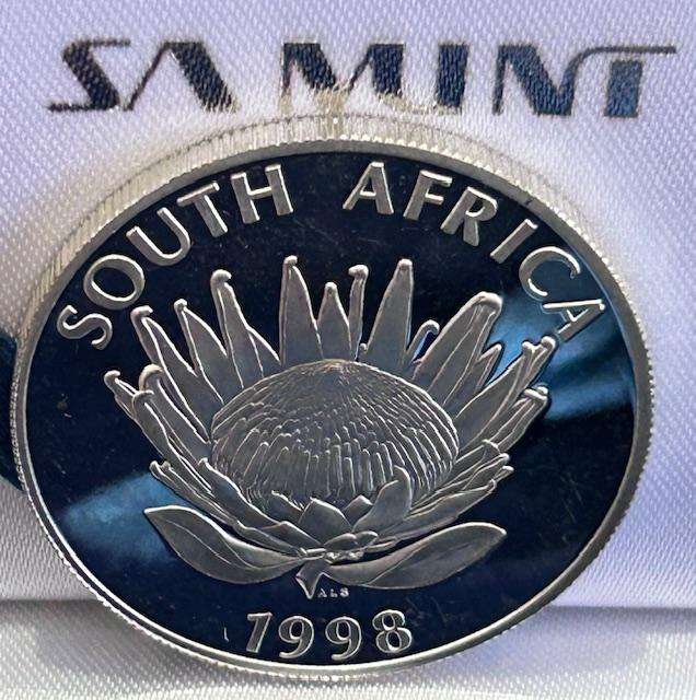 1998 YEAR OF THE CHILD BRILLIANT PROOF ONE RAND EXCEPTIONAL IN SA MINT BOX