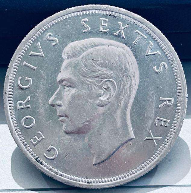 1952 CROWN 5 SHILLING COMMEMORATIVE VAN RIEBEECK LANDING COIN A/U