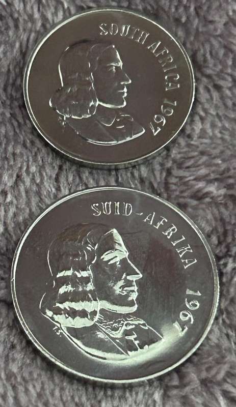 1967 UNCIRCULATED COMBO OF 10 and 20 cent SPOTLESS COINS (SCARES)