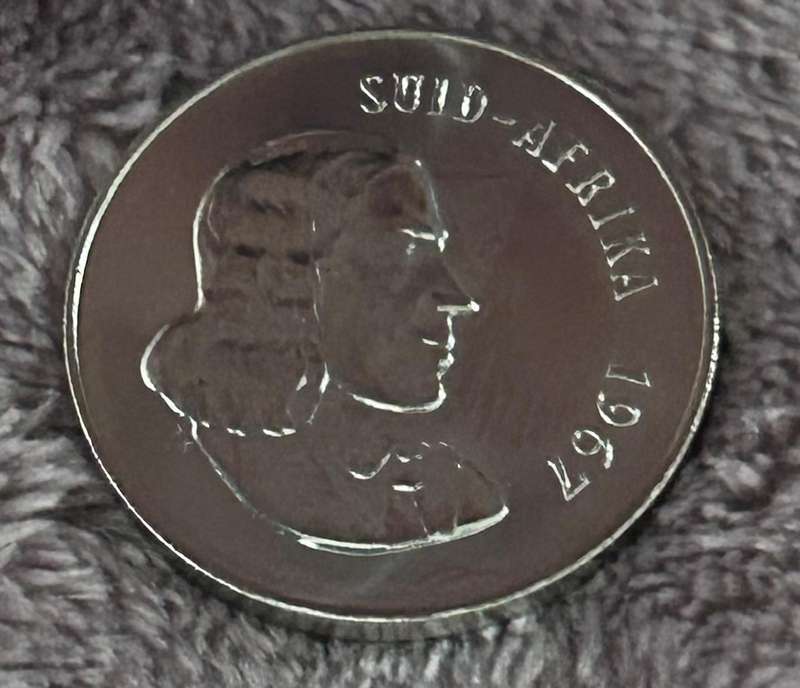 1967 UNCIRCULATED COMBO OF 10 and 20 cent SPOTLESS COINS (SCARES)