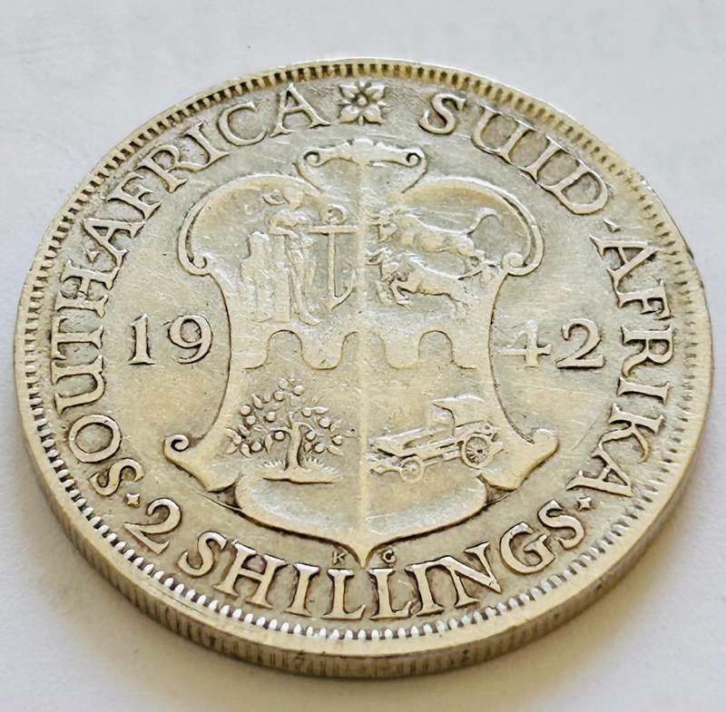 ERROR : 1942 2 SHILLING CRACK DIE OBVERSE BOTH SIDES OF KING NECK (80% SILVER)