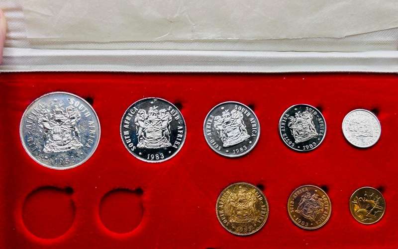 1983 SA PROOF SET IN ORIGINAL MINT BOX, SILVER RAND LOW MINTAGE ONLY 6845 PROOF SETS