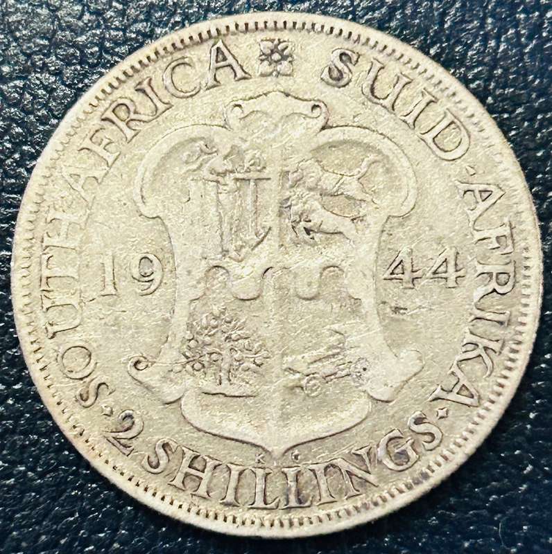  1944 SILVER 2 SHILLING (LOWEST PRICE ON BOB DONT MISS THIS ONE)