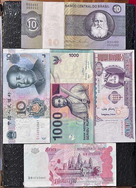 FIVE DIFFERENT COLLECTABLE WORLD BANKNOTES