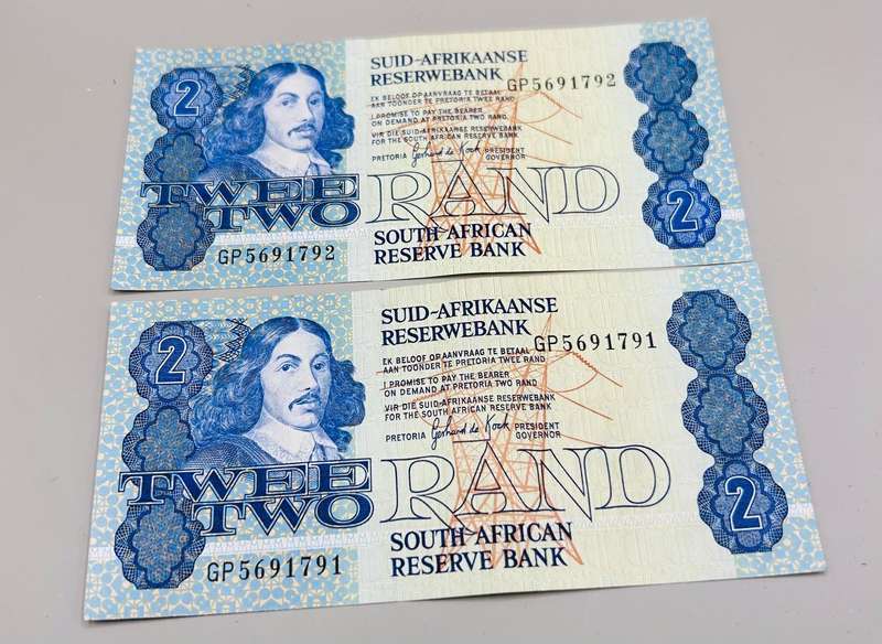 TWO SEQUENTIAL GERHARDT DE KOCK TWO RAND NOTES A/U