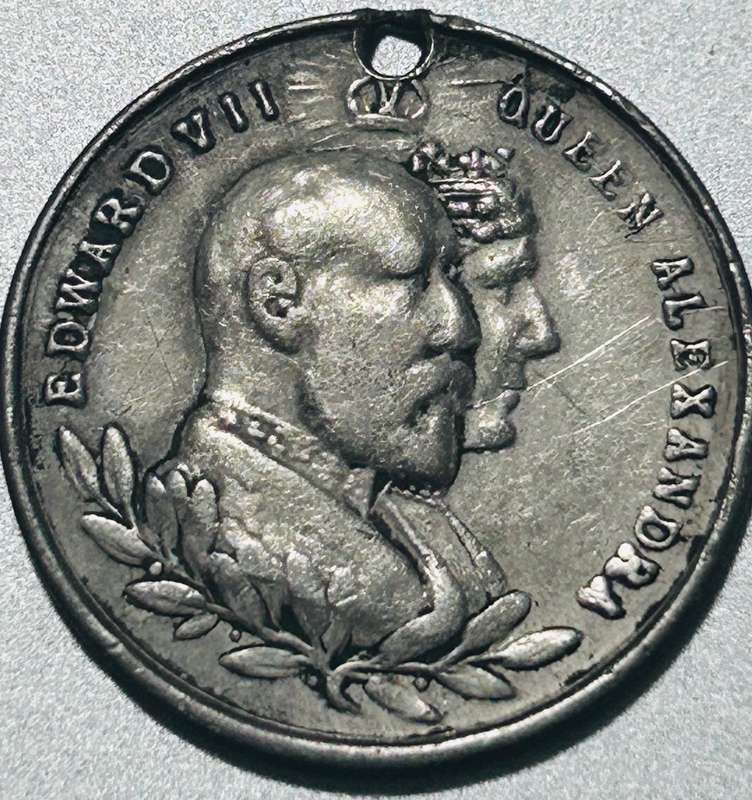 1902 KING EDWARD VII (SILVER) CORONATION MEDALLION (RARE IN SILVER) - SEE DESCRIPTION