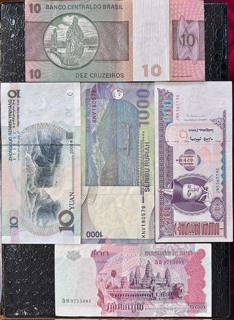FIVE DIFFERENT COLLECTABLE WORLD BANKNOTES