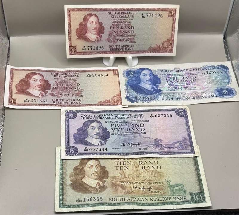 TW DE JONGH BANK NOTE SET BOTH ONE RANDS AND UP TO TEN RAND - AS ONE LOT