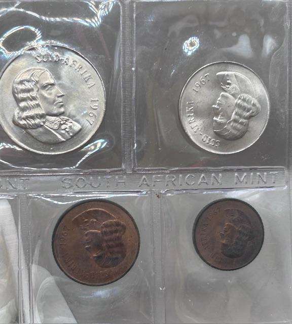  1969 SA MINTPACK AFRIKAANS WITH SILVER R1 (SCARES ONLY 2500 IN MINT PACKS NOT A LOT LEFT)