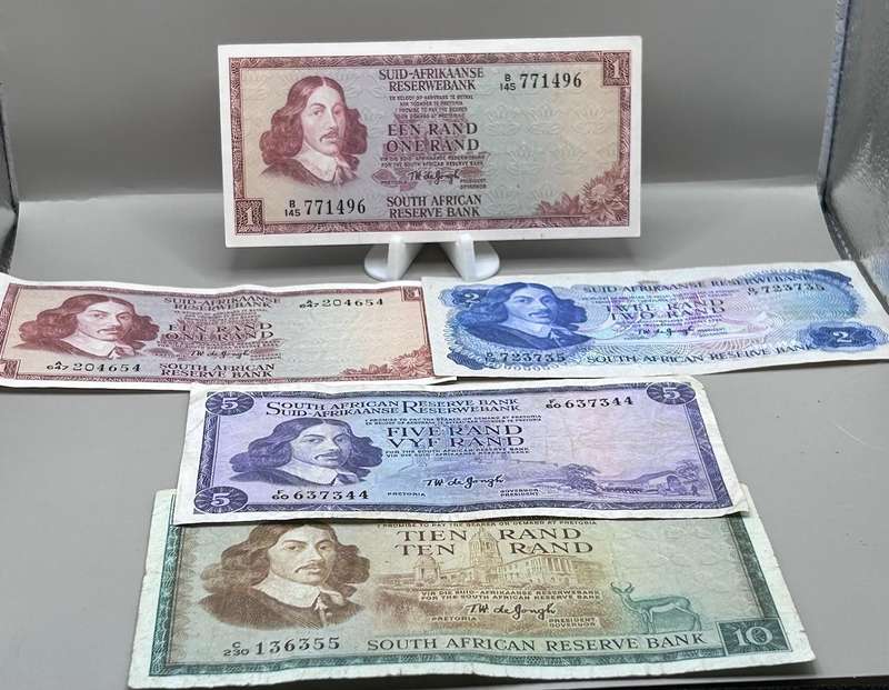 TW DE JONGH BANK NOTE SET BOTH ONE RANDS AND UP TO TEN RAND - AS ONE LOT