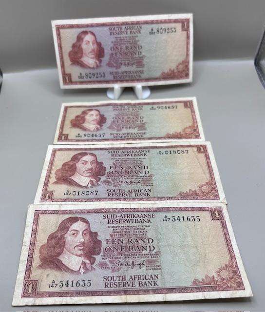 FOUR DE JONGH ONE RAND NOTES 2 X first and 2 X second series (Different in size) F and EF