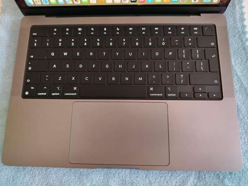 14inch Macbook Pro M3 2023 8GB 512GB