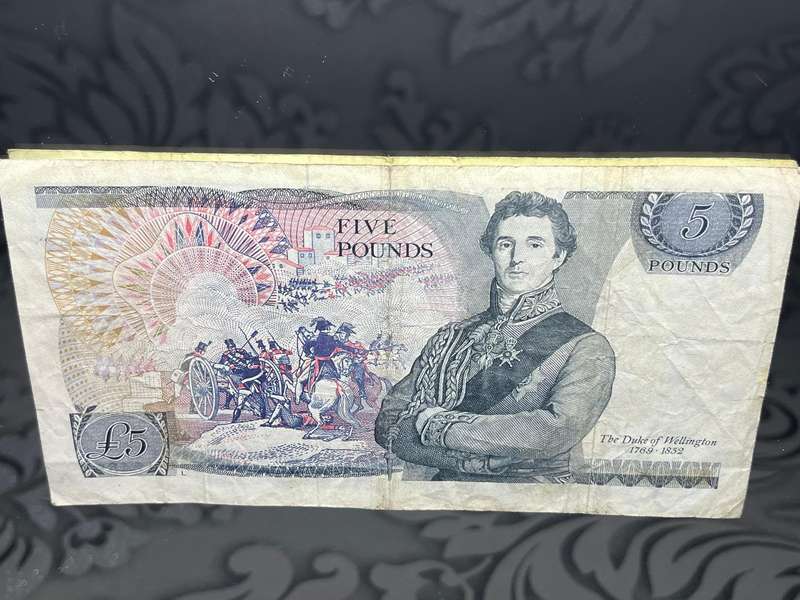 £5 Banknote  Bank of England