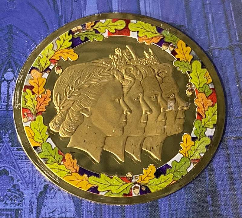 1953 The Coronation  Queen Elizabeth II Commemorative Coin (2015)