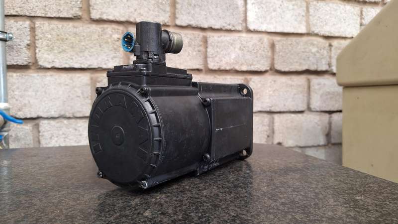 Rexroth Indramat Permanent Magnet Servo Motor MHD071A-061-NG0-UN  Tested & Working
