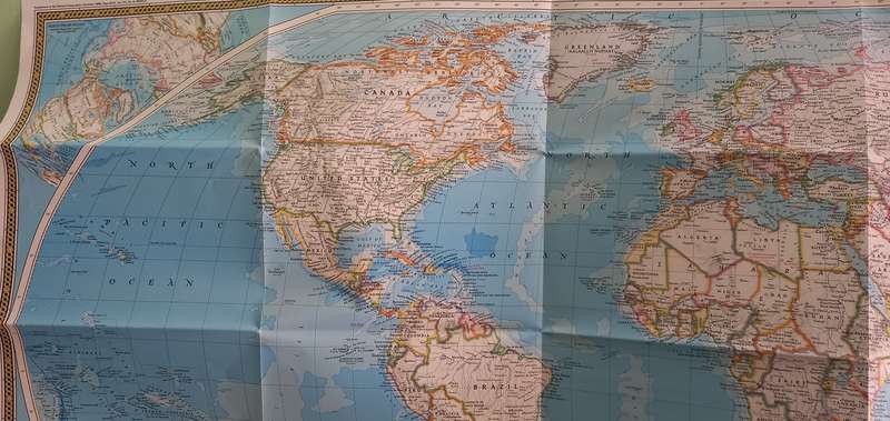 1988 Folded Map of The World Published By National Geographic 73cmx106cm