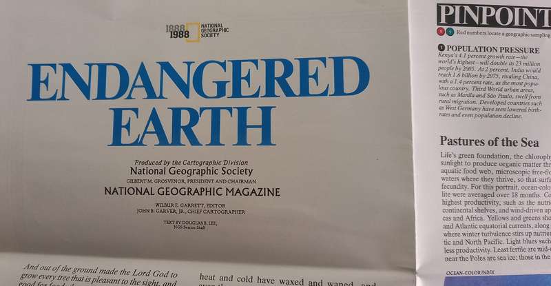 1988 Folded Map of The World Published By National Geographic 73cmx106cm