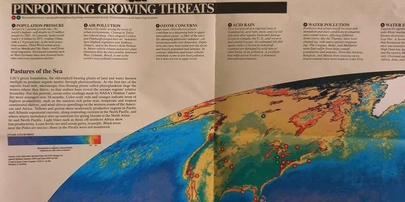 1988 Folded Map of The World Published By National Geographic 73cmx106cm