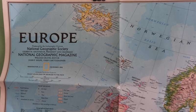 1992 Folded Wall Map of Europa Published By National Geographic 73cmx57cm