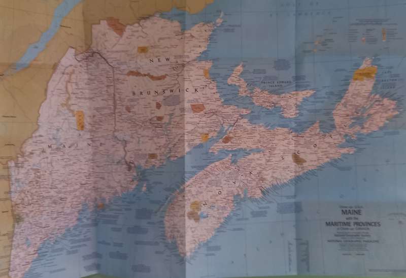 1975 Folded Map of  MAINE U.S.A Published By National Geographic 57x89cm