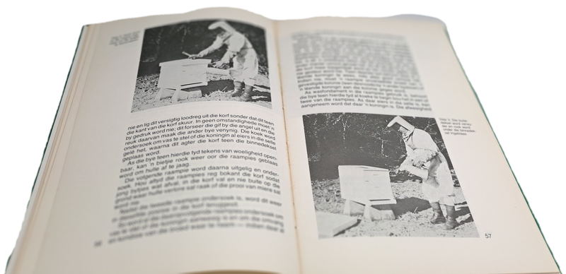 Pre-Owned : Praktiese Byeboerdery in Suid Afrika-GP Beyleveld ISBN 0 628 00965 8 (Bee keeping)